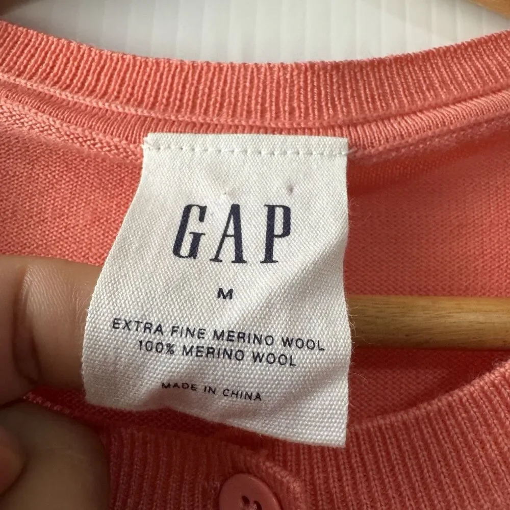 Gap Crew Neck Cardigan Sweater 100% Merino Wool Coral Sz M Old Money